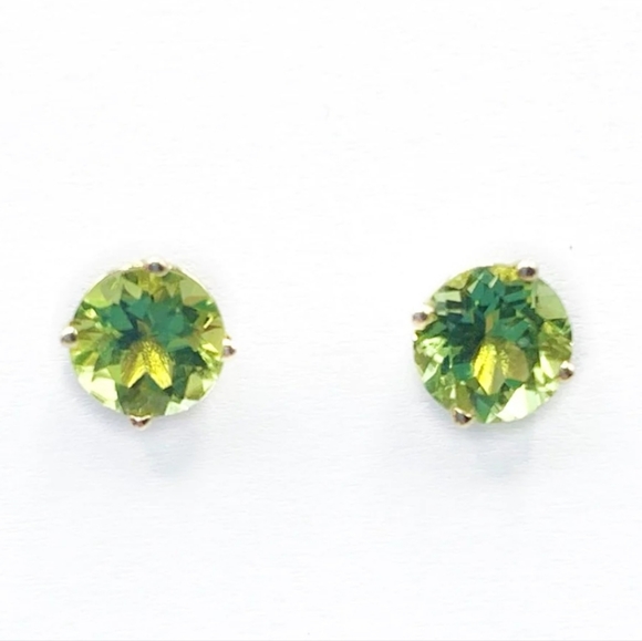 💚 earrings 💚 - Picture 3 of 4